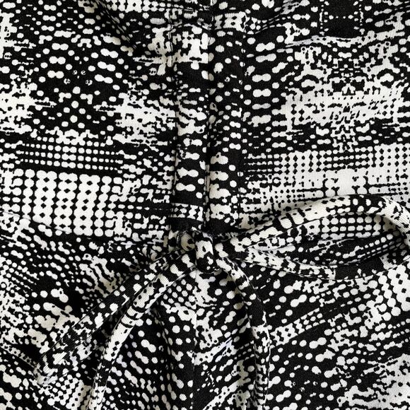 Soybu Skirt Serendipity Black Mirage Mid Thigh Length Mini with Stretch Large - Picture 7 of 7